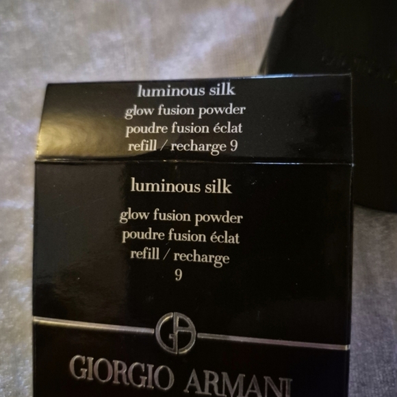 Giorgio Armani Luminous Gliw Powder - Picture 5 of 5